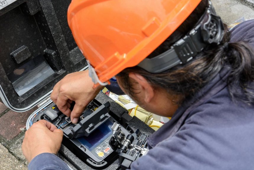 Instalasi Fiber Optic